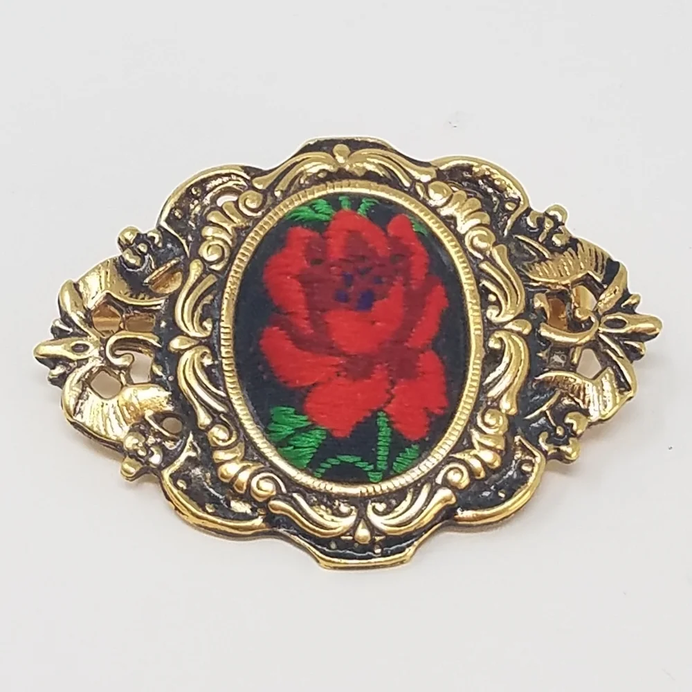 Vtg Byblos brooch Art Nouveau‎ style metal